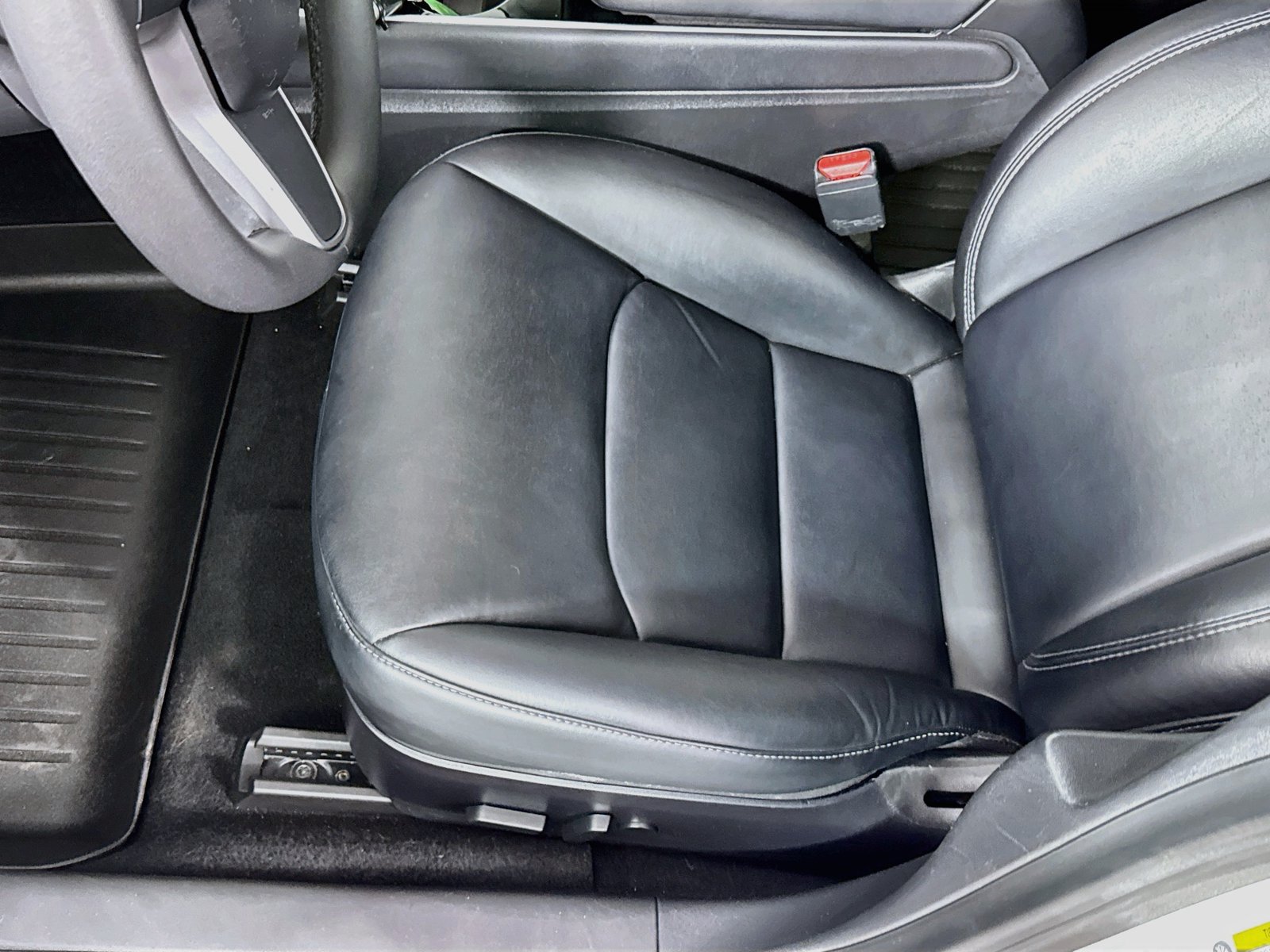 Used 2020 Tesla Model 3 Standard Range RWD image 17