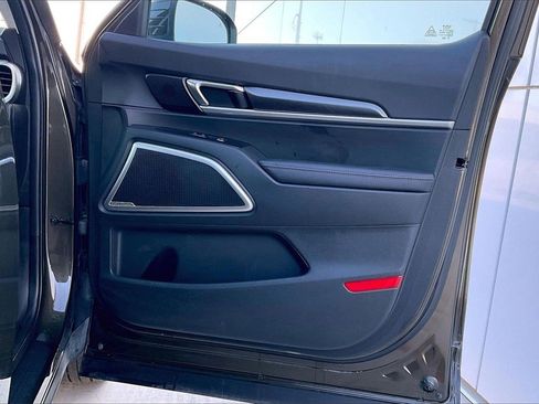 Used 2023 Kia Telluride S image 23