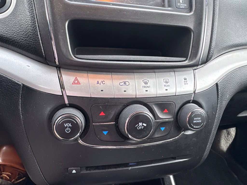 Used 2019 Dodge Journey SE w/ Blacktop Package FWD image 20
