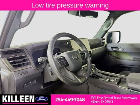 Used 2024 Lexus GX 550 image 10