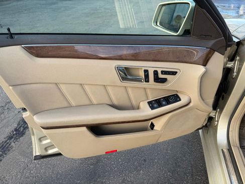 Used 2011 Mercedes-Benz E 350 E 350 4MATIC Sedan 4D image 23