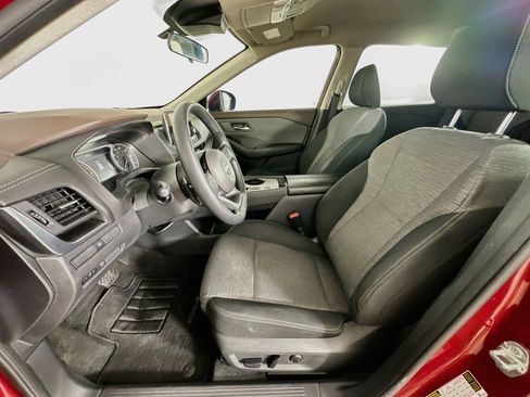 Used 2023 Nissan Rogue SV FWD image 13