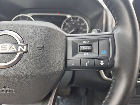 Used 2025 Nissan Rogue SV AWD/4WD image 19