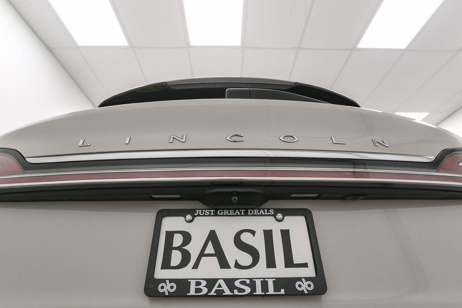 Used 2023 Lincoln Nautilus AWD w/ Premium Package image 11