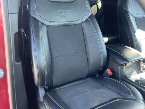 Used 2023 Ford Explorer ST w/ ST Street Pack image 15