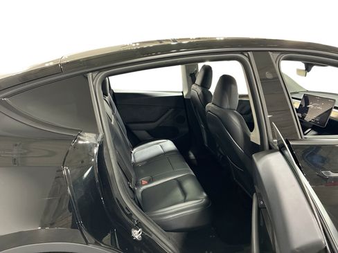 Certified 2023 Tesla Model Y Performance AWD/4WD image 11