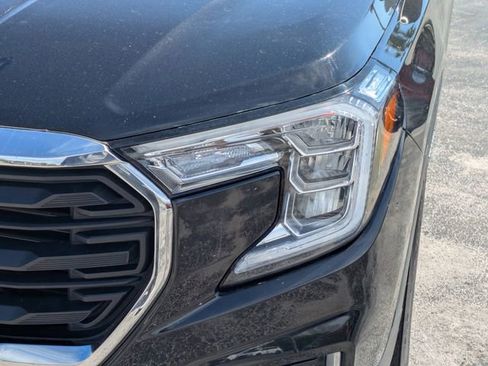 Used 2024 GMC Terrain SLE FWD image 10