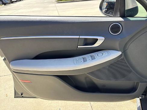 Used 2023 Hyundai Sonata SE w/ Cargo Package image 15