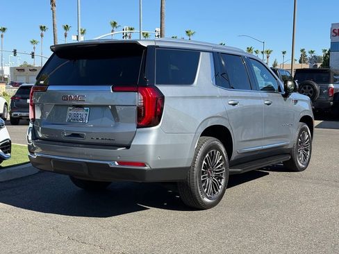 Used 2025 GMC Yukon Elevation AWD/4WD image 8