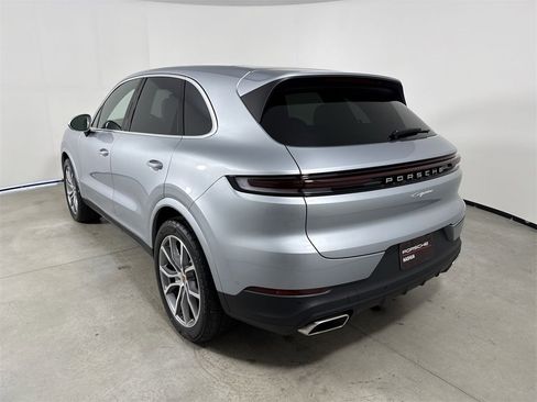 New 2026 Porsche Cayenne image 3