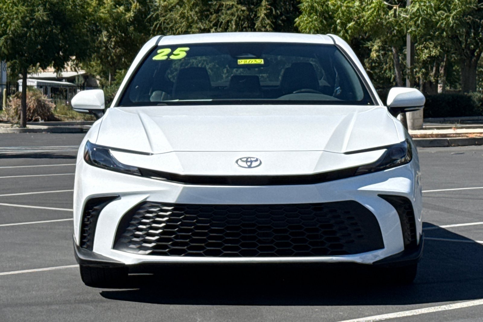 Used 2025 Toyota Camry SE FWD image 7