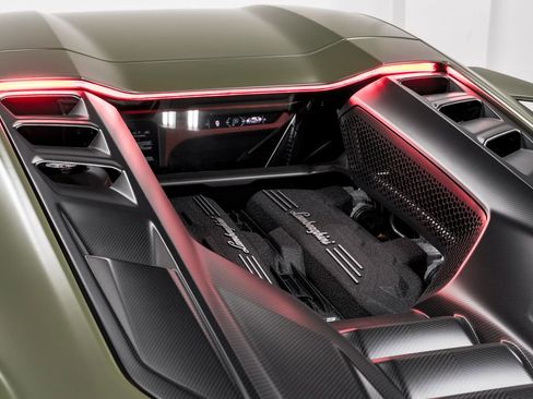 Used 2025 Lamborghini Revuelto image 57