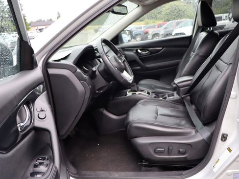 Used 2019 Nissan Rogue SL AWD/4WD image 6