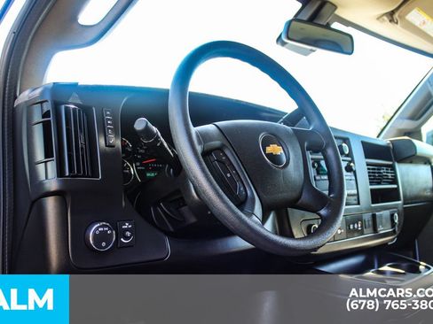 Used 2025 Chevrolet Express 3500 LT w/ LT Preferred Equipment Group RWD image 20
