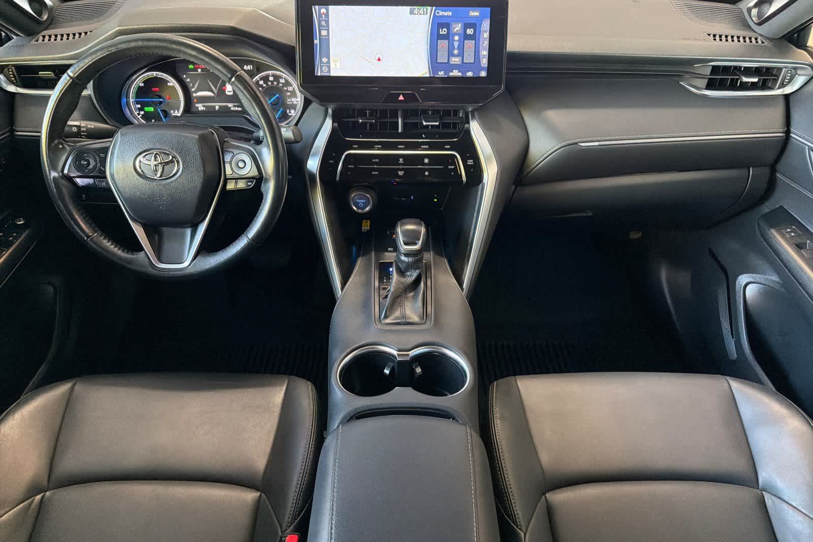 Used 2022 Toyota Venza XLE AWD/4WD image 3