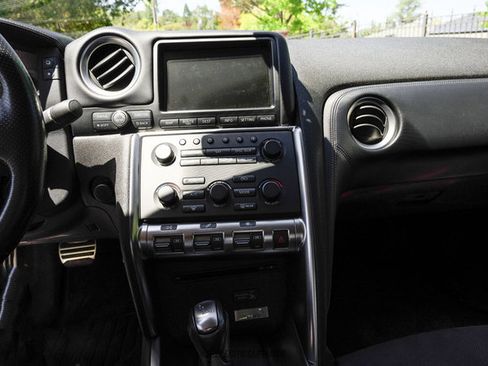 Used 2011 Nissan GT-R Premium AWD/4WD image 25
