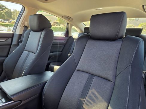 Used 2018 Honda Accord EX image 15