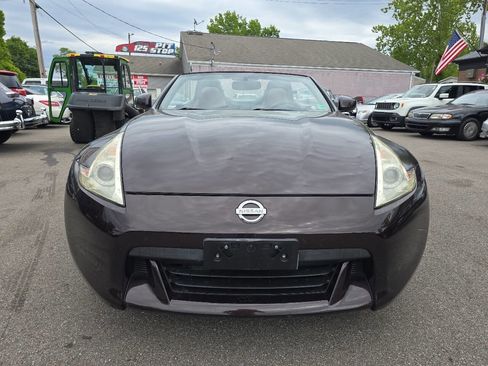 Used 2010 Nissan 370Z Touring w/ Sport Pkg RWD image 11