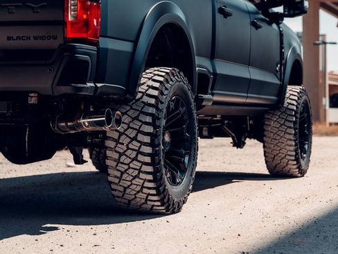 New 2026 Ford F250 Lariat w/ Black Appearance Package image 23