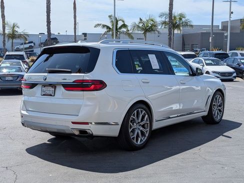 Used 2024 BMW X7 xDrive40i w/ Premium Package AWD/4WD image 5