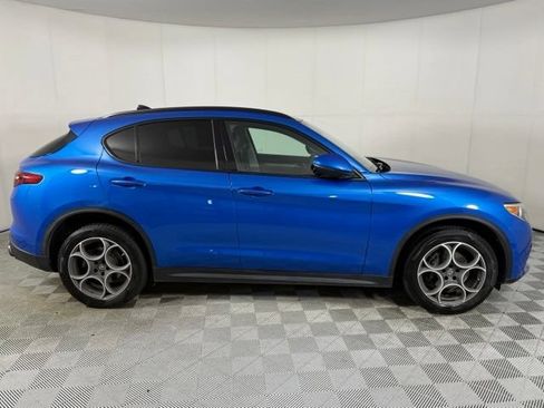 Used 2018 Alfa Romeo Stelvio Sport w/ Quick Order Package 22J Sport AWD/4WD image 9
