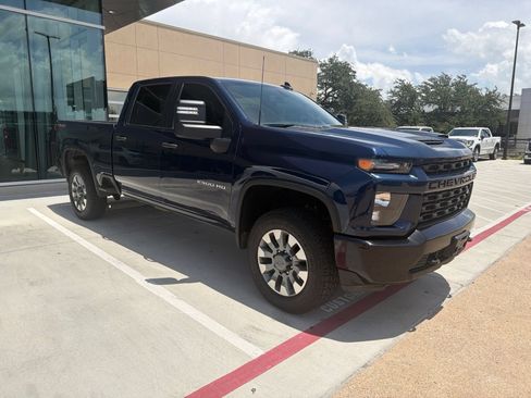 Used 2023 Chevrolet Silverado 2500 Custom w/ Custom Value Package AWD/4WD image 3