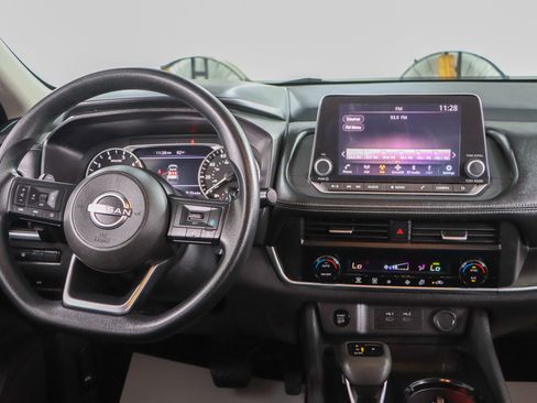 Used 2024 Nissan Rogue SV FWD image 17