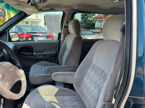 Used 2002 Chevrolet Venture LS FWD image 23