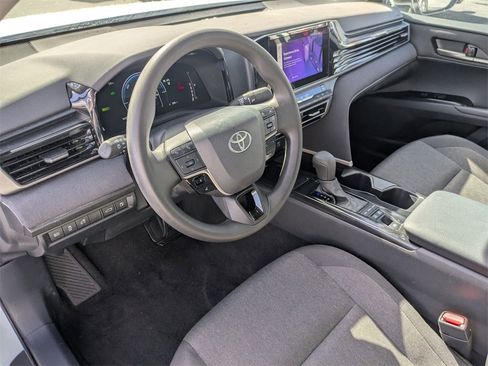 Used 2025 Toyota Camry LE image 17