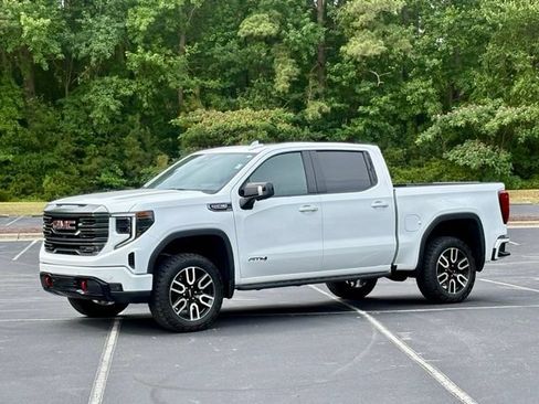 Used 2024 GMC Sierra 1500 AT4 w/ Technology Package AWD/4WD image 2