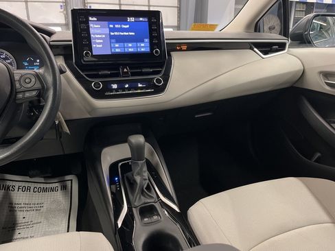 Used 2020 Toyota Corolla LE image 21