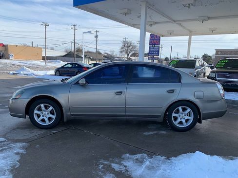 Used 2005 Nissan Altima 2.5 S w/ (G01) Convenience Plus Pkg image 4