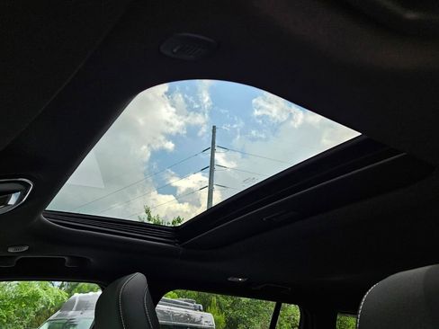 New 2025 Jeep Grand Cherokee Laredo X w/ Luxury Tech Group I image 17