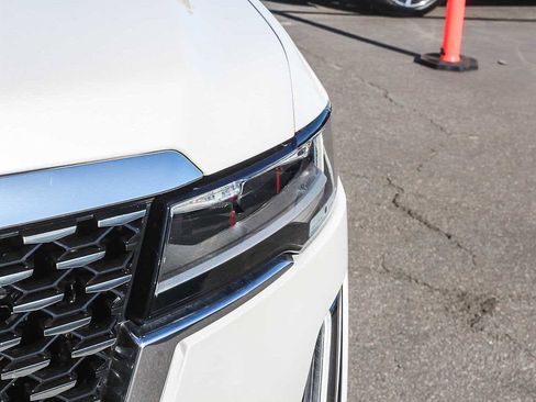 Used 2022 Cadillac Escalade ESV Luxury image 10