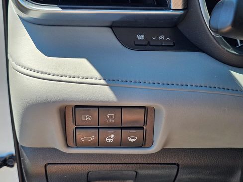 Used 2020 Toyota Highlander Platinum AWD/4WD image 29