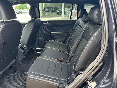 Certified 2023 Volkswagen Tiguan SEL R-Line AWD/4WD image 34