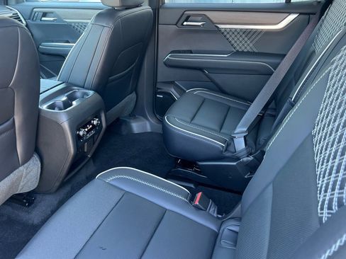 New 2026 GMC Acadia Denali w/ Super Cruise Package image 9