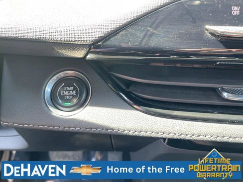 Used 2025 Buick Enclave Preferred AWD/4WD image 17