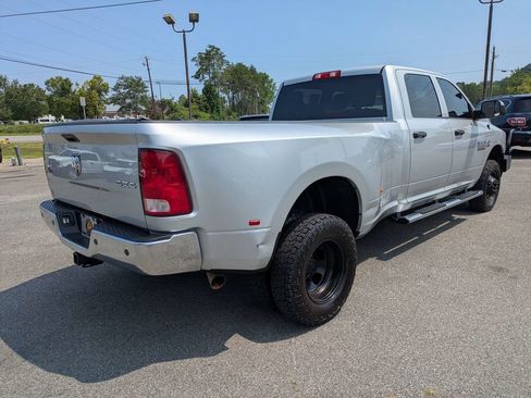 Used 2017 RAM 3500 Tradesman w/ Chrome Appearance Group AWD/4WD image 4