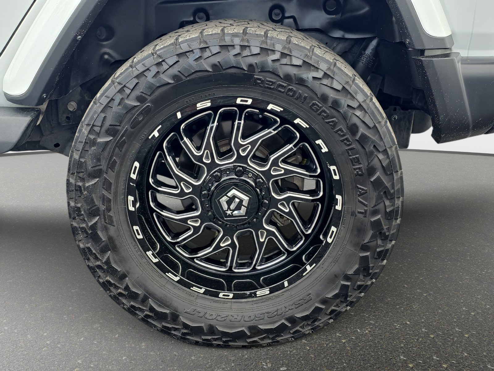 Used 2021 Jeep Wrangler Unlimited Sahara AWD/4WD image 14