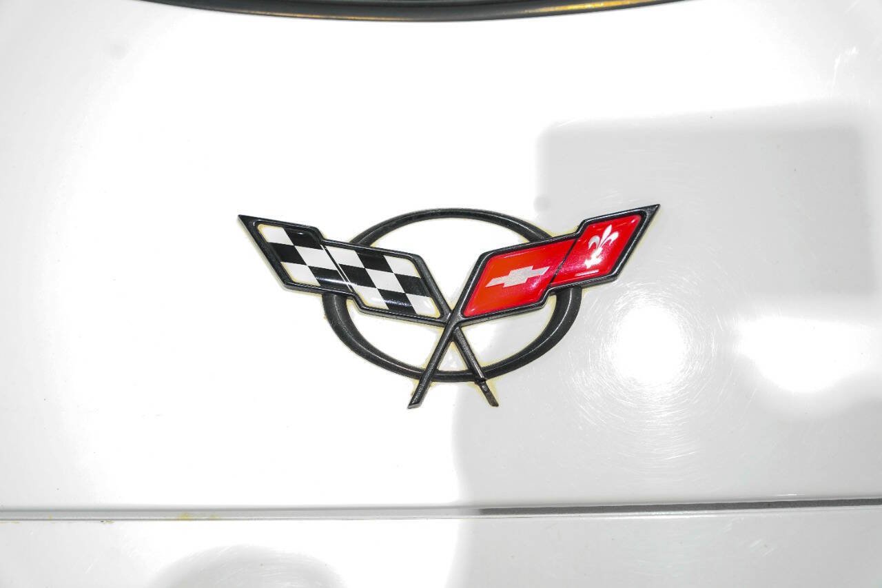 Used 1998 Chevrolet Corvette Coupe w/ Memory Pkg RWD image 23