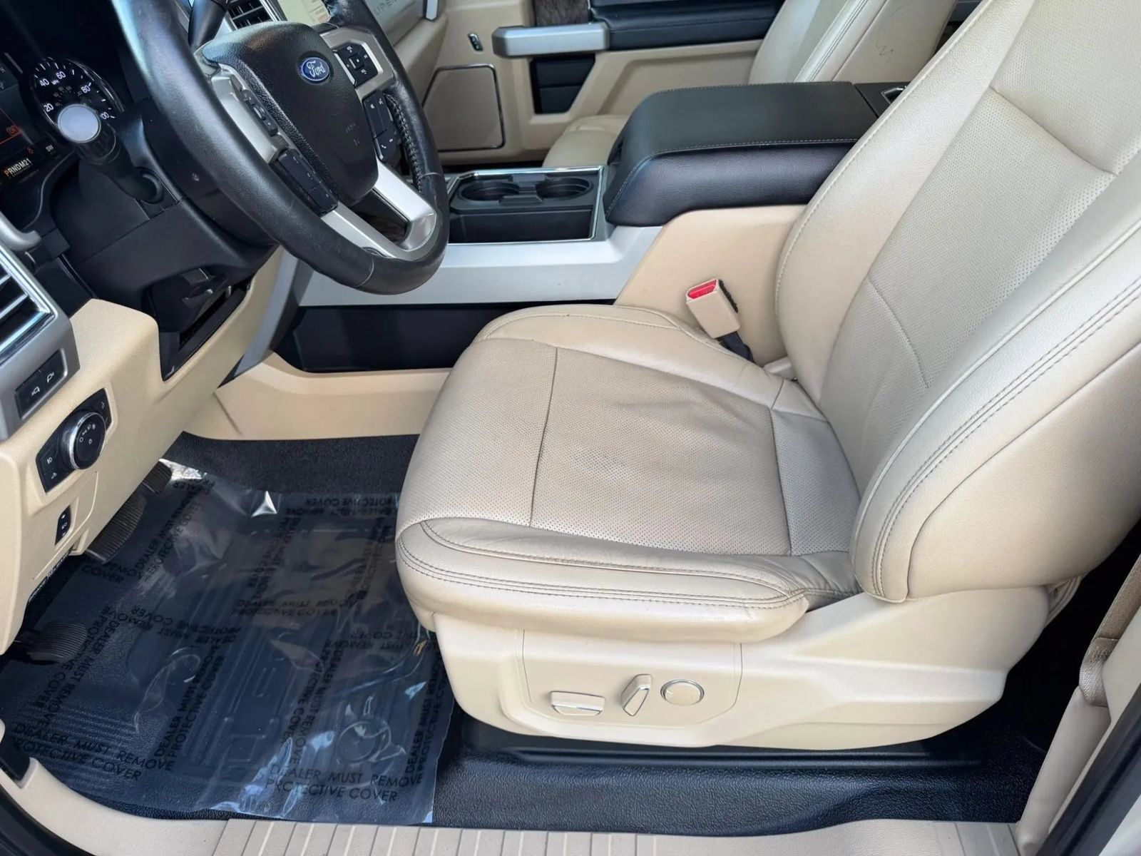 Used 2017 Ford F250 Lariat w/ Lariat Value Package AWD/4WD image 16