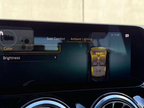 Used 2021 Mercedes-Benz GLB 250 image 11