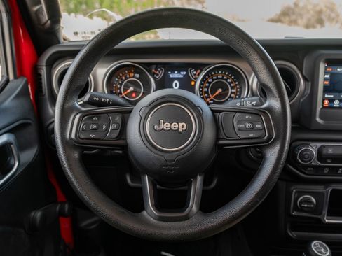 Used 2023 Jeep Gladiator Sport AWD/4WD image 21