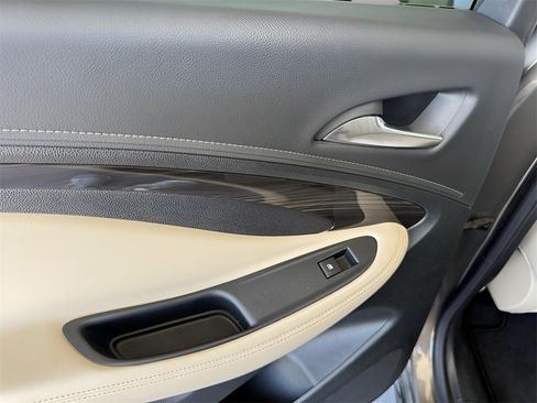 Used 2019 Buick Envision Premium image 24