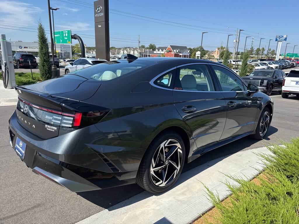 New 2026 Hyundai Sonata SEL FWD image 4