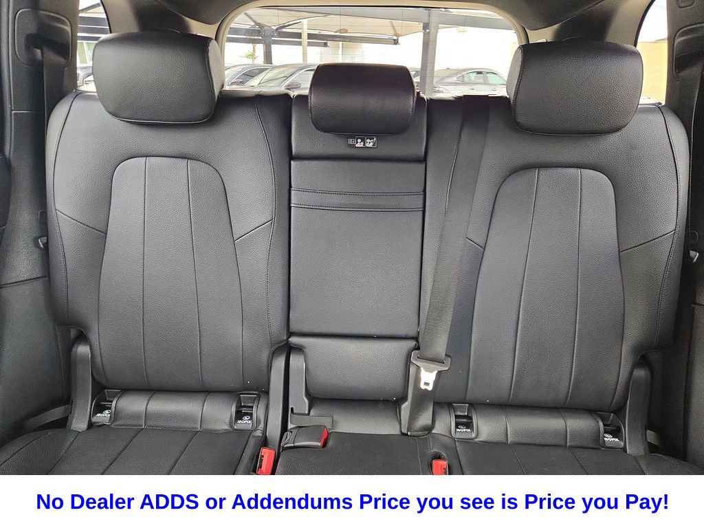 Used 2023 Mercedes-Benz GLB 250 4MATIC w/ Premium Package image 40