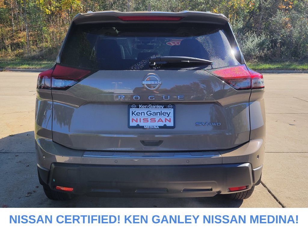 Certified 2024 Nissan Rogue SV w/ SV Premium Package AWD/4WD image 4