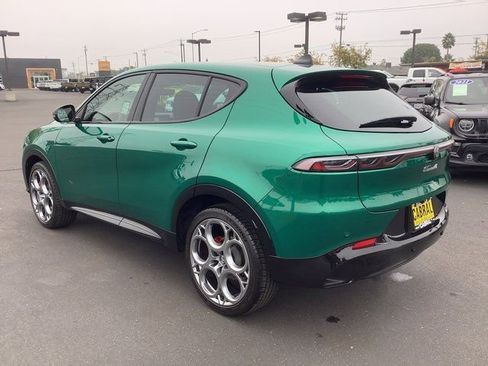 Used 2025 Alfa Romeo Tonale w/ Premium Package image 22