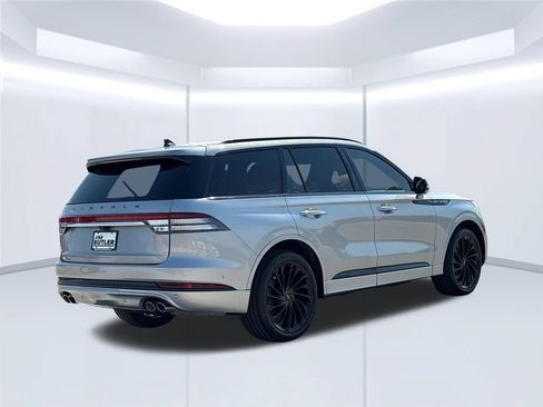 Used 2024 Lincoln Aviator Black Label w/ Jet Package AWD/4WD image 8